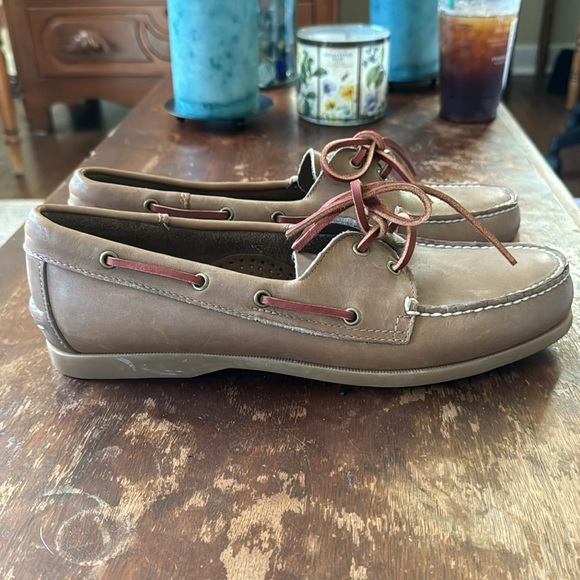 New With Out Box Never Worn Brown St. John’s Bay Boat Shoes. Size 9 1/2. - Picture 5 of 7